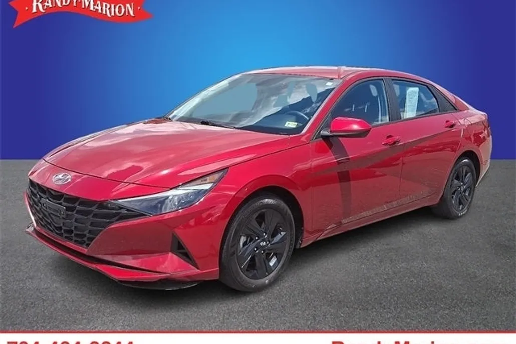 2023 Hyundai Elantra SEL photo 1