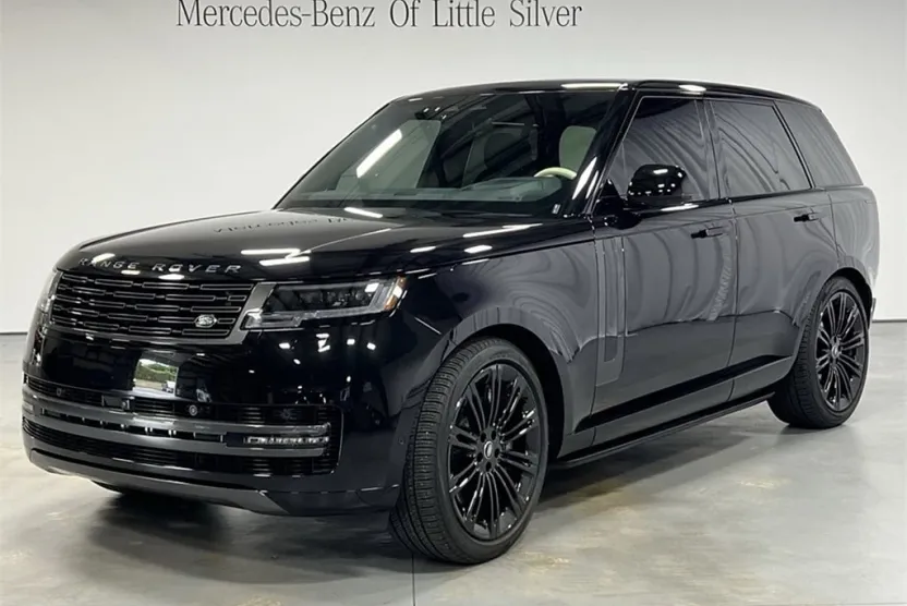 2024 Land Rover Range Rover SE photo 1