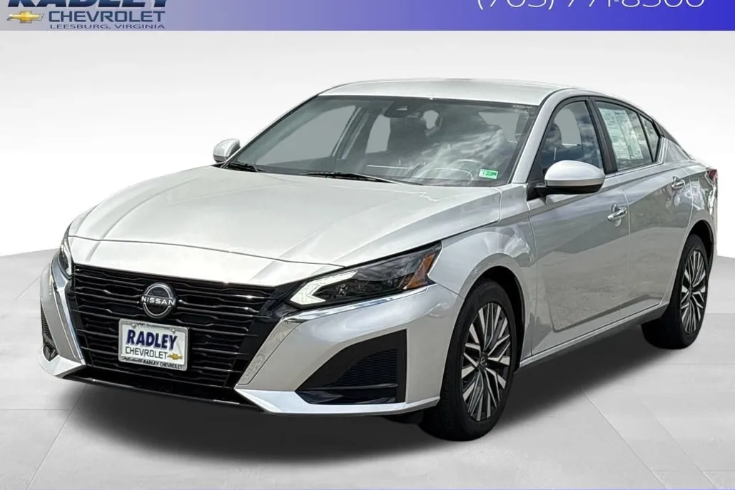 2024 Nissan Altima 2.5 SV photo 1