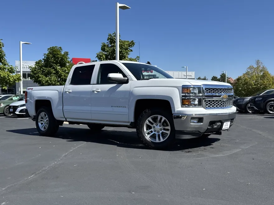 2015 Chevrolet Silverado 1500 LT photo 1