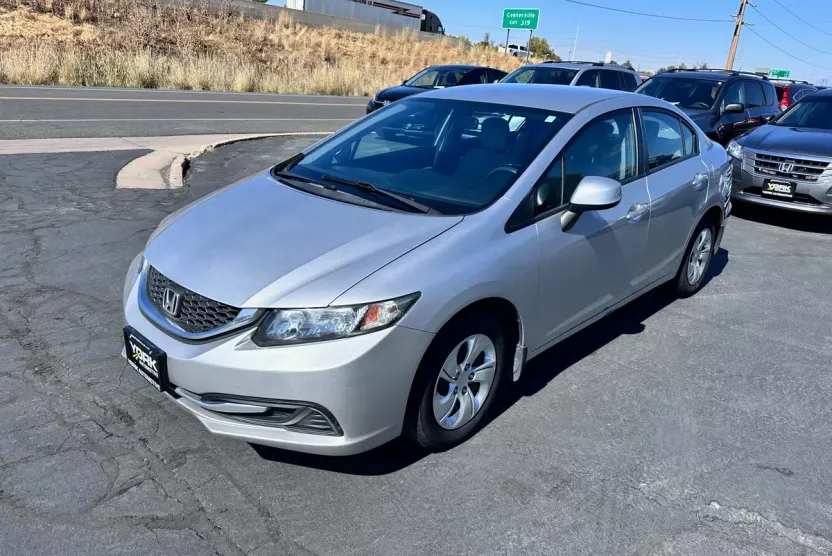 2013 Honda Civic LX photo 1