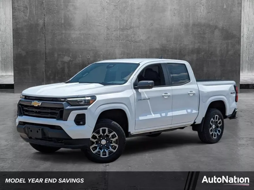 2024 Chevrolet Colorado LT photo 1