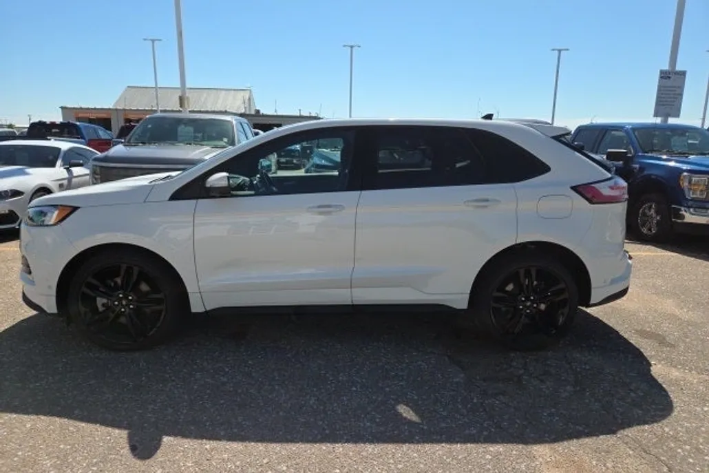 2024 Ford Edge ST photo 1