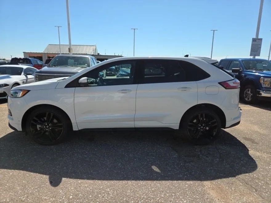 2024 Ford Edge ST photo 1