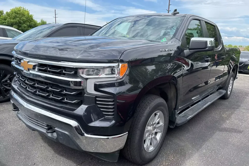 2024 Chevrolet Silverado 1500 LT photo 1