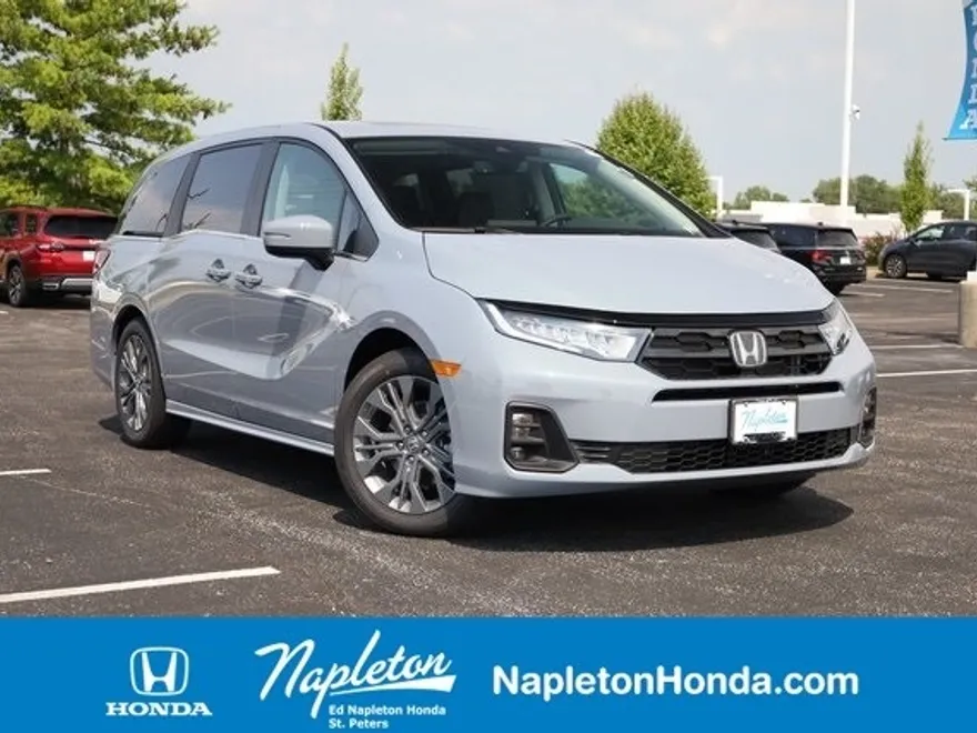 2026 Honda Odyssey Touring photo 1