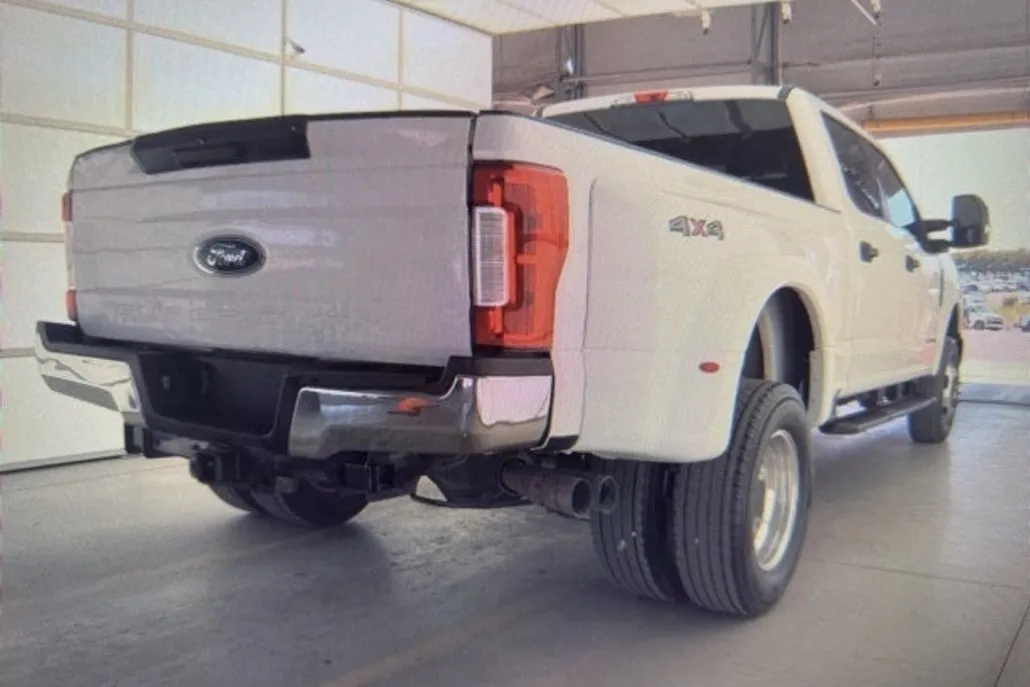 2019 Ford F-350 photo 1