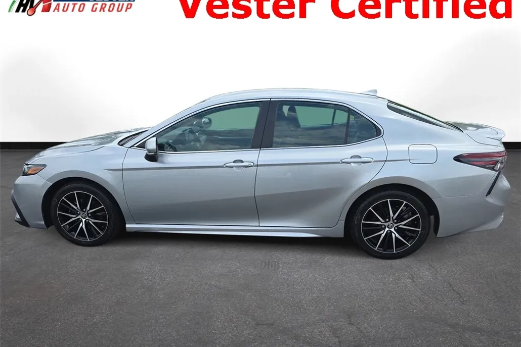 2023 Toyota Camry SE photo 1