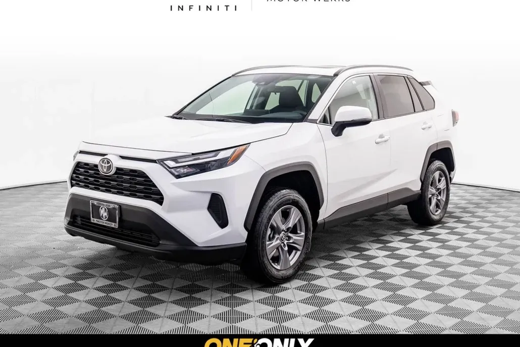 2024 Toyota RAV4 XLE photo 1