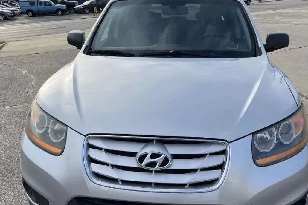 2011 Hyundai Santa Fe GLS Sport photo 1