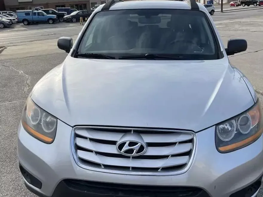 2011 Hyundai Santa Fe GLS Sport photo 1