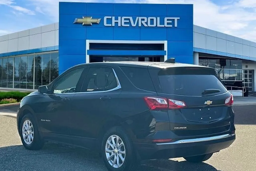 2020 Chevrolet Equinox LT photo 1