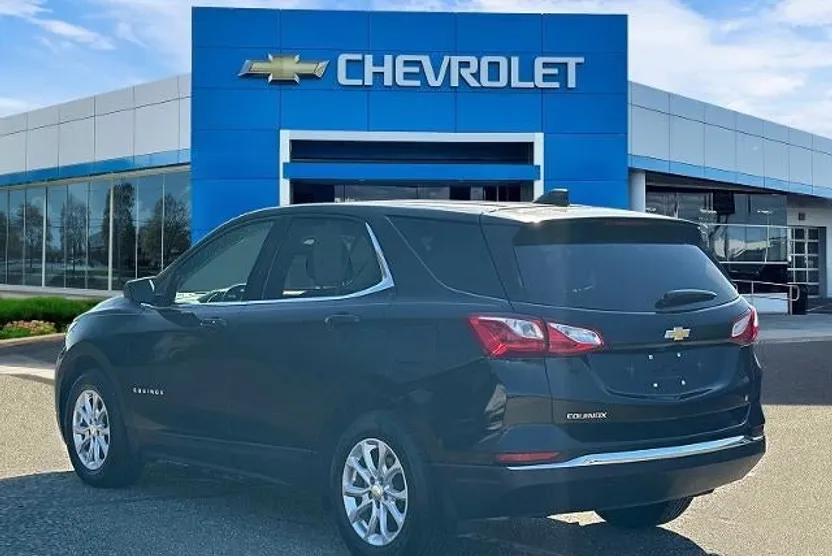 2020 Chevrolet Equinox LT photo 1
