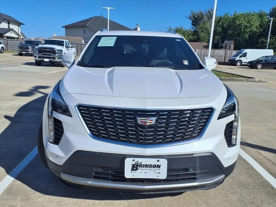 2022 Cadillac XT4 Premium Luxury photo 1