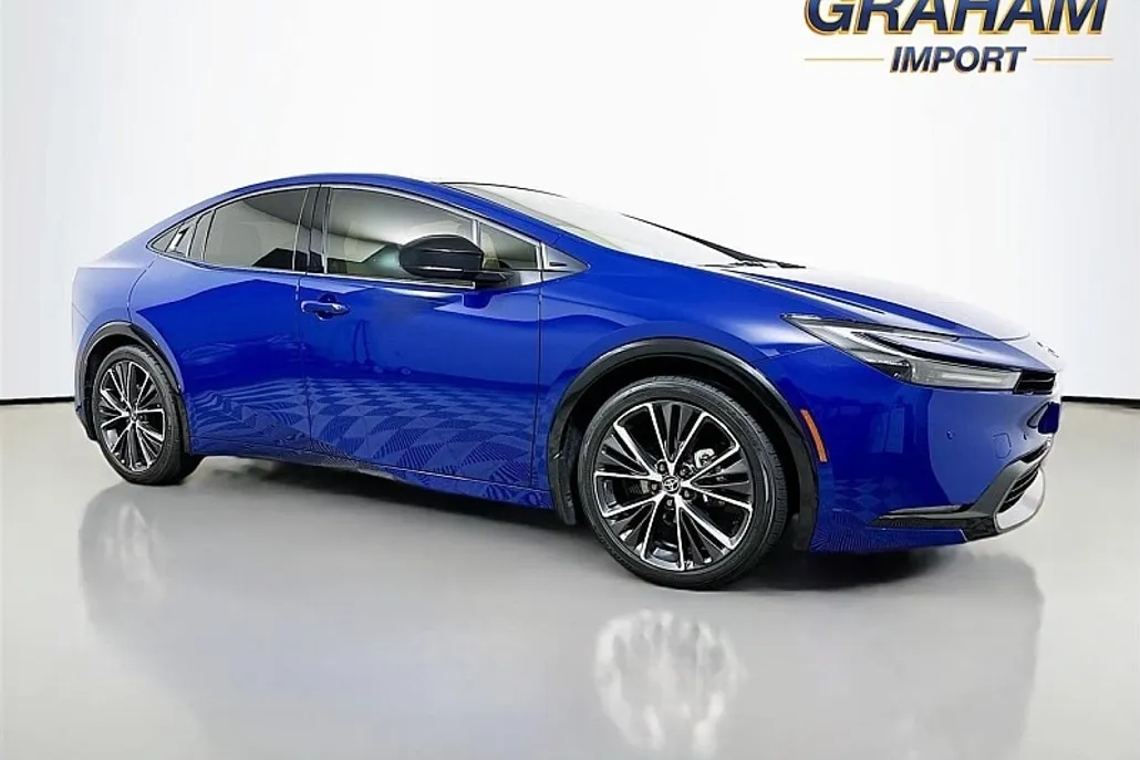 2023 Toyota Prius XLE photo 1