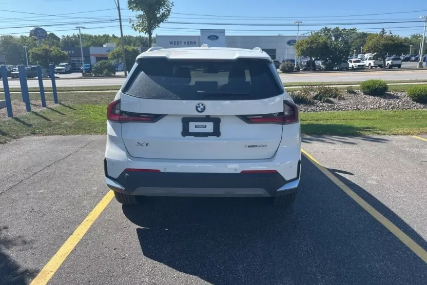 2023 Bmw X1 XDrive28i photo 1