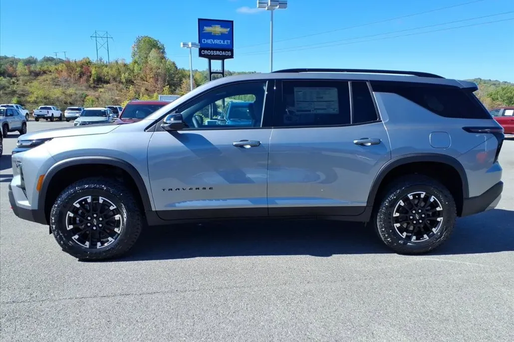 2026 Chevrolet Traverse Z71 photo 1