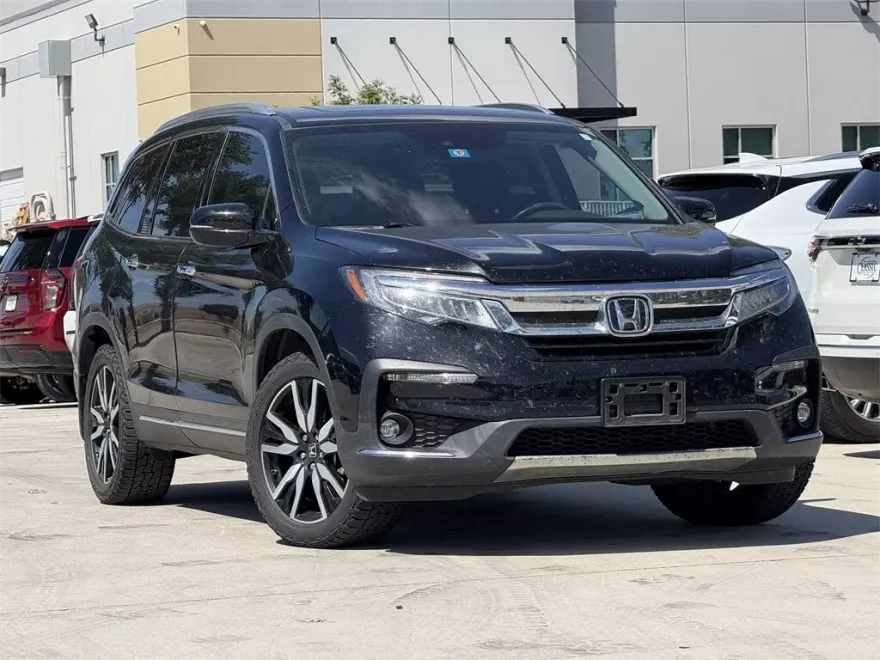 2022 Honda Pilot Touring photo 1