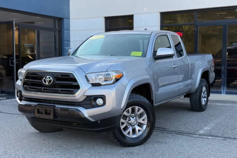 2016 Toyota Tacoma SR5 V6 photo 1