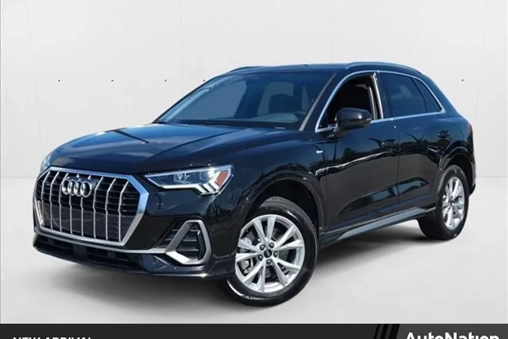 2023 Audi Q3 45 TFSI S line Premium photo 1