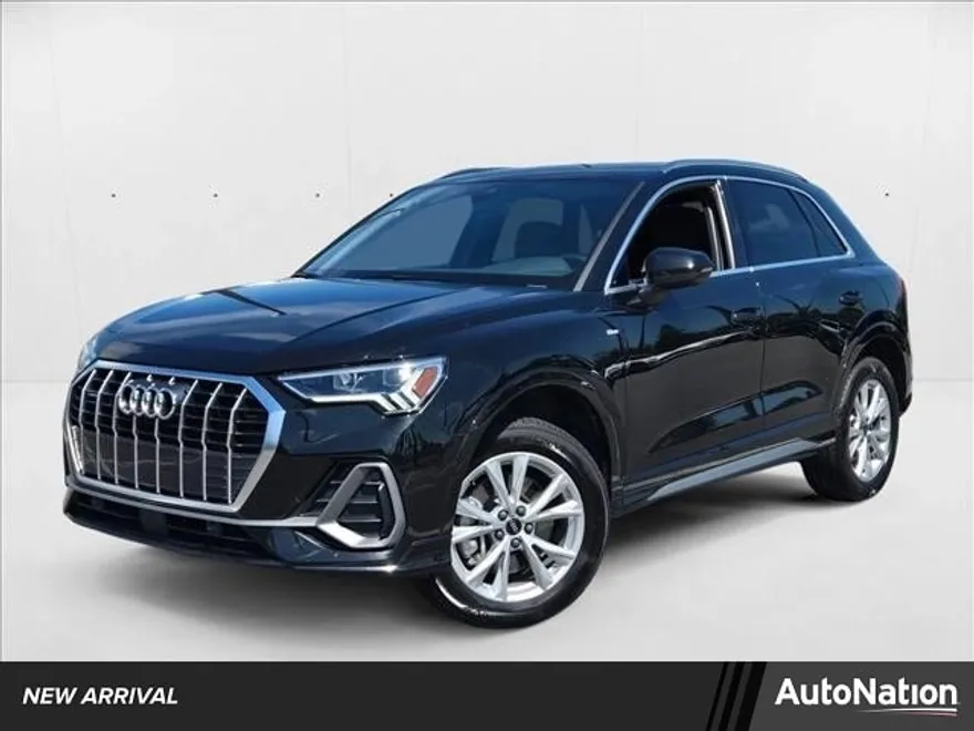 2023 Audi Q3 45 TFSI S line Premium photo 1