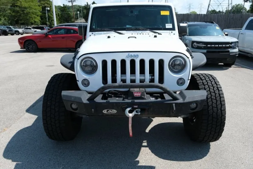 2016 Jeep Wrangler Unlimited Rubicon photo 1