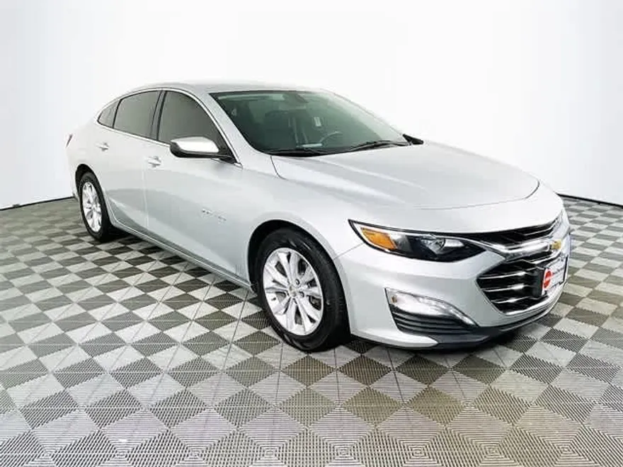 2022 Chevrolet Malibu 1LT photo 1
