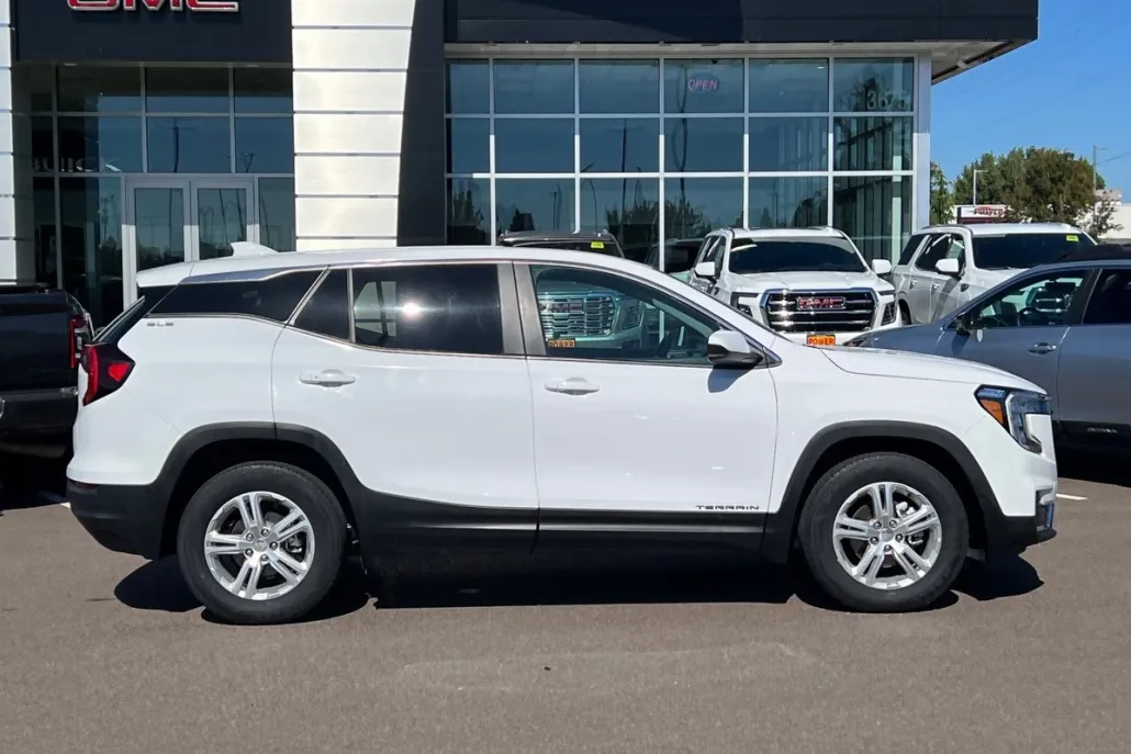 2024 Gmc Terrain SLE photo 1