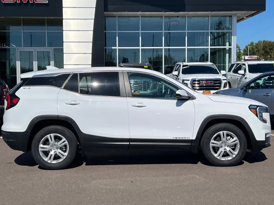 2024 Gmc Terrain SLE photo 1
