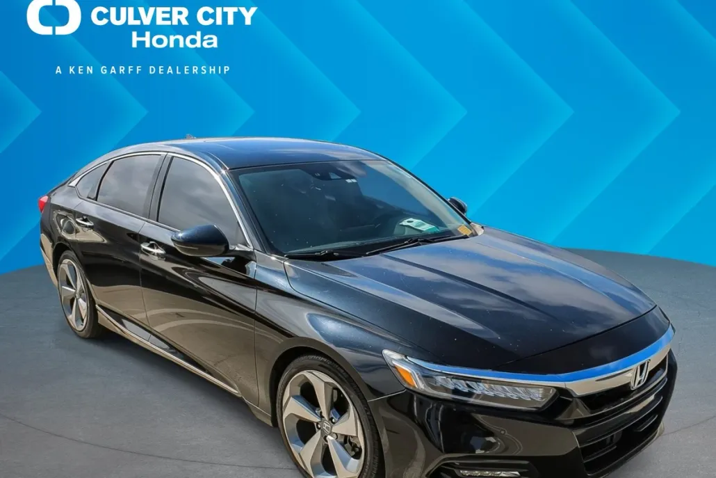 2018 Honda Accord Touring 1.5T photo 1