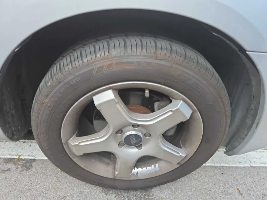 2007 Toyota Corolla Matrix L photo 1