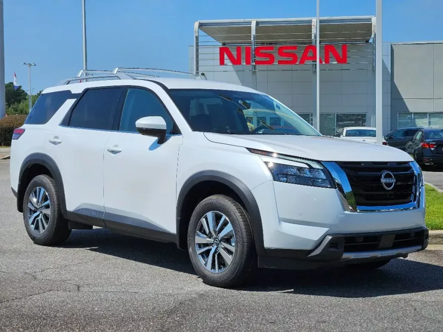 2025 Nissan Pathfinder SL photo 1