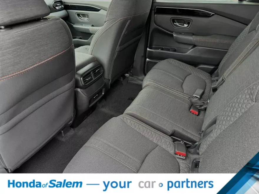 2025 Honda Pilot Sport photo 1
