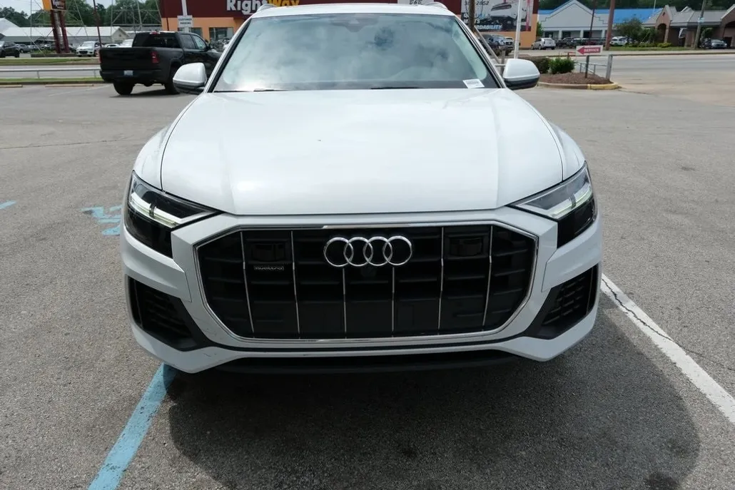 2019 Audi Q8 Premium Plus photo 1