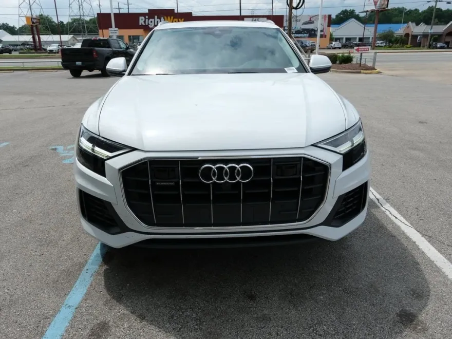 2019 Audi Q8 Premium Plus photo 1