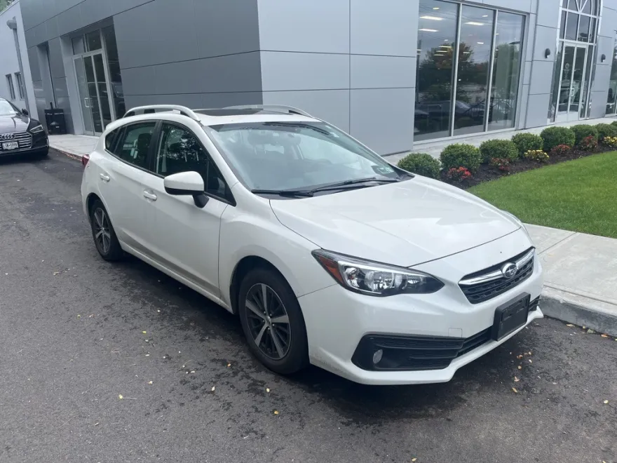 2023 Subaru Impreza Premium photo 1