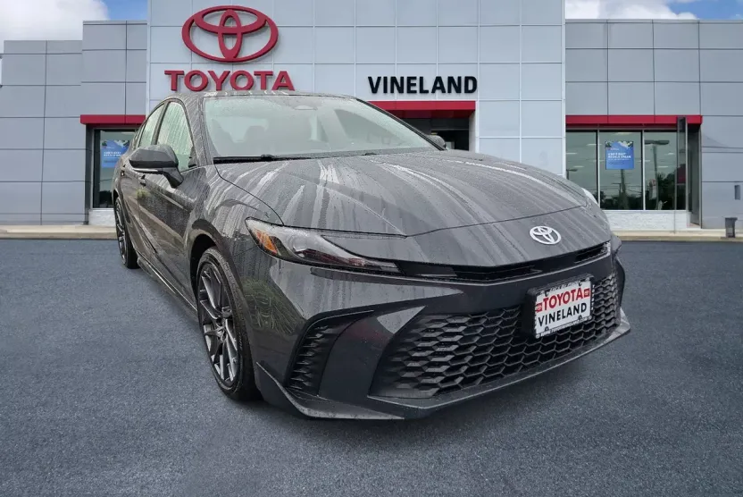 2026 Toyota Camry SE photo 1