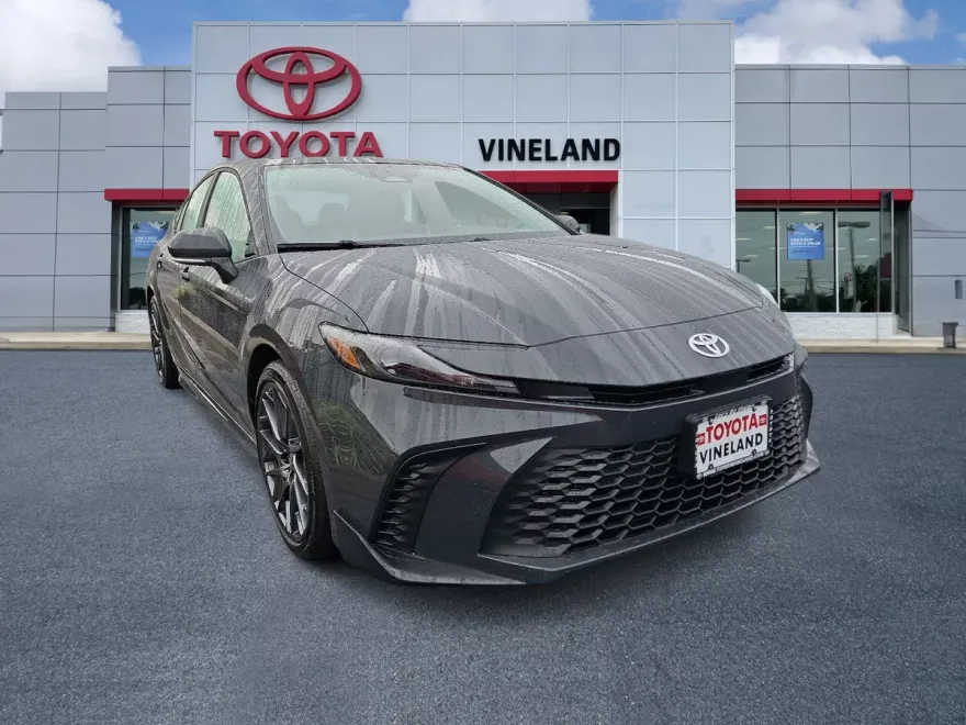 2026 Toyota Camry SE photo 1