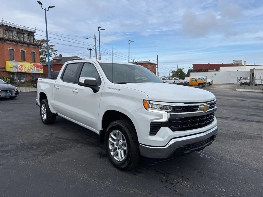 2026 Chevrolet Silverado 1500 LT photo 1