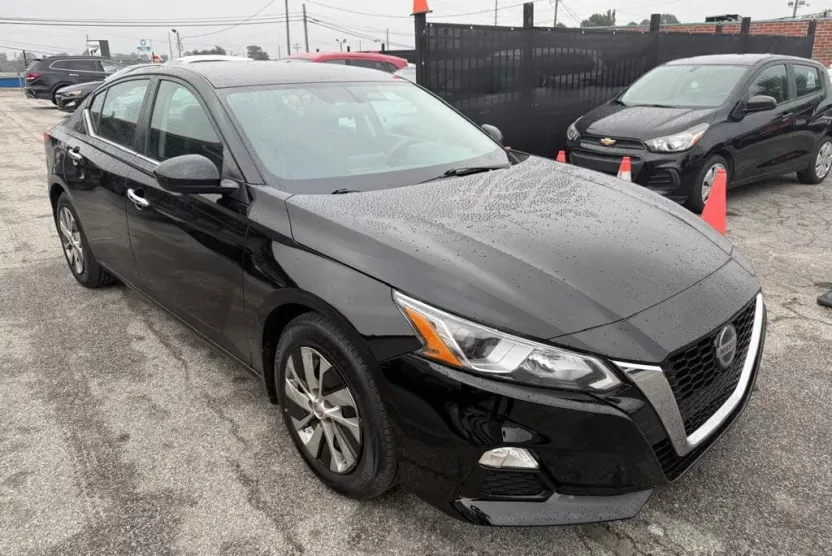 2020 Nissan Altima 2.5 photo 1
