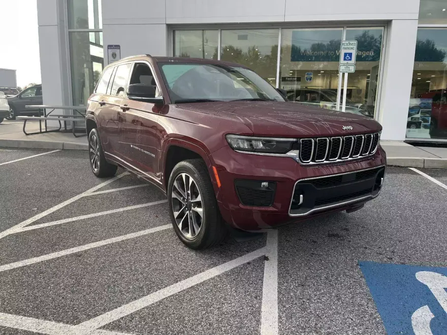 2022 Jeep Grand Cherokee Overland photo 1