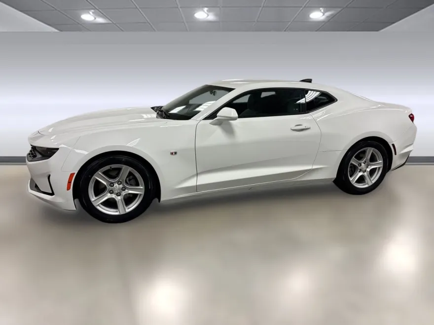 2023 Chevrolet Camaro 1LT photo 1