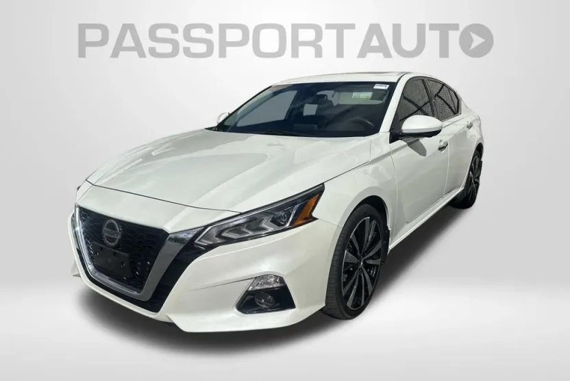 2021 Nissan Altima 2.5 Platinum photo 1