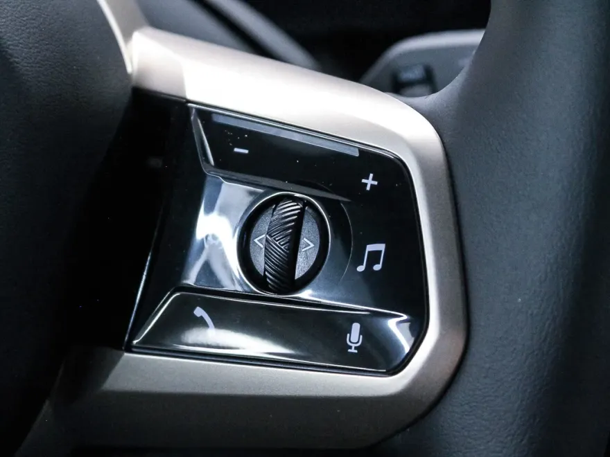 2026 Bmw iX photo 17