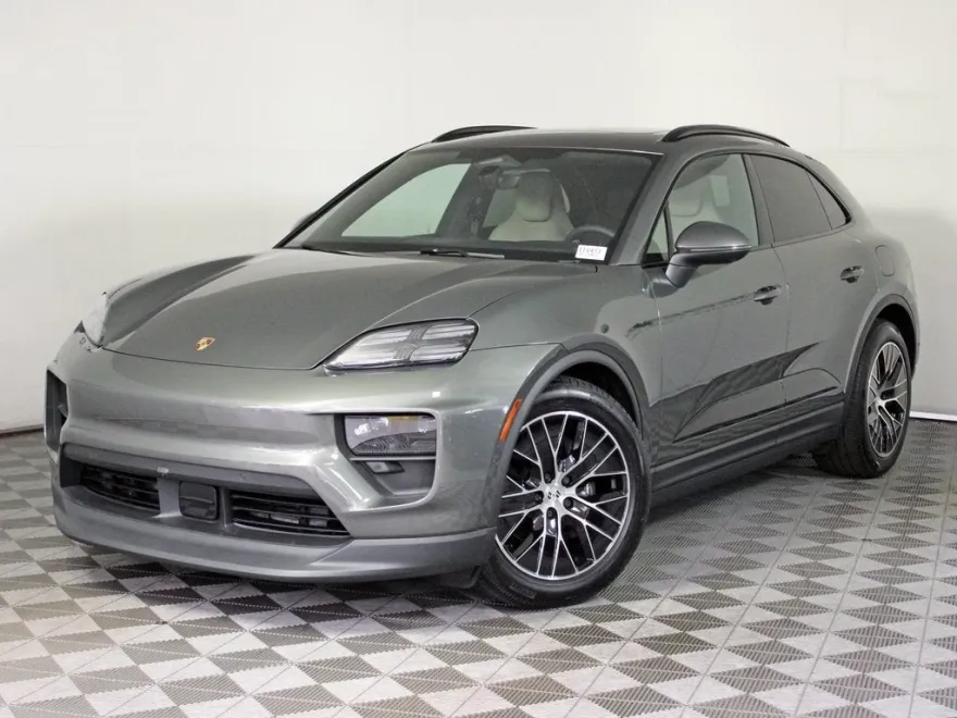 2025 Porsche Macan 4 Electric photo 1