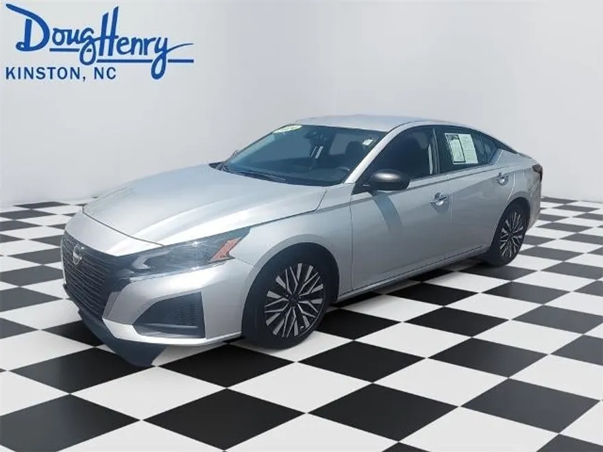 2024 Nissan Altima 2.5 SV photo 1