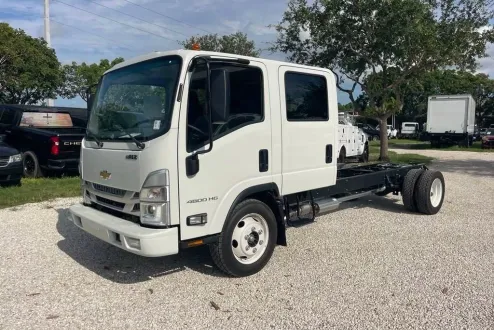 2024 Chevrolet Silverado 4500HD photo 2