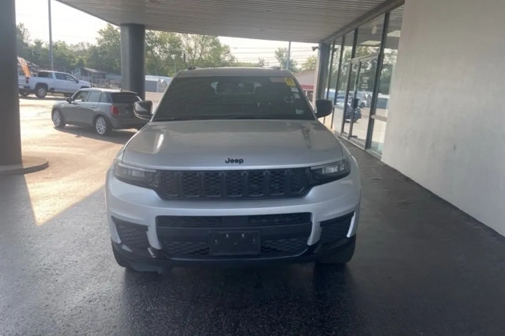 2021 Jeep Grand Cherokee Altitude photo 1