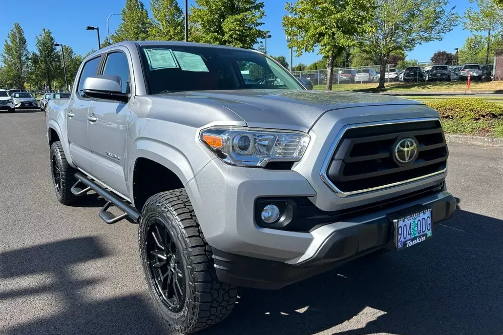 2020 Toyota Tacoma SR5 photo 1