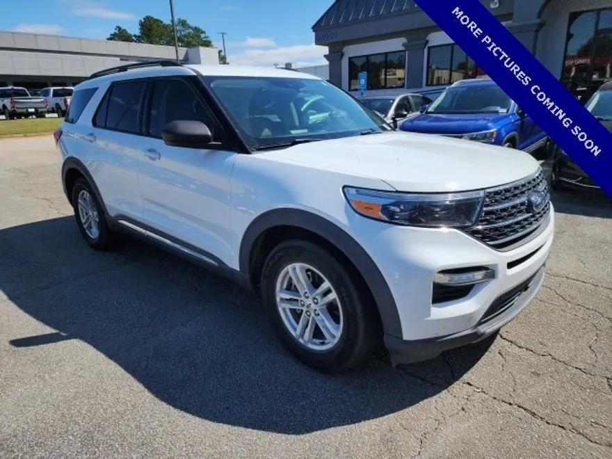2021 Ford Explorer XLT photo 1
